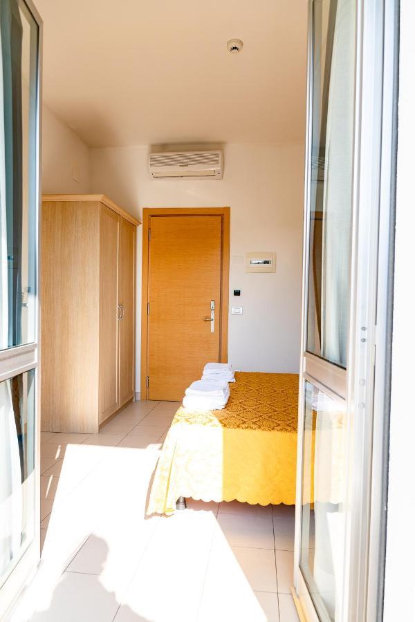 Hotel Capitano トルトレート エクステリア 写真