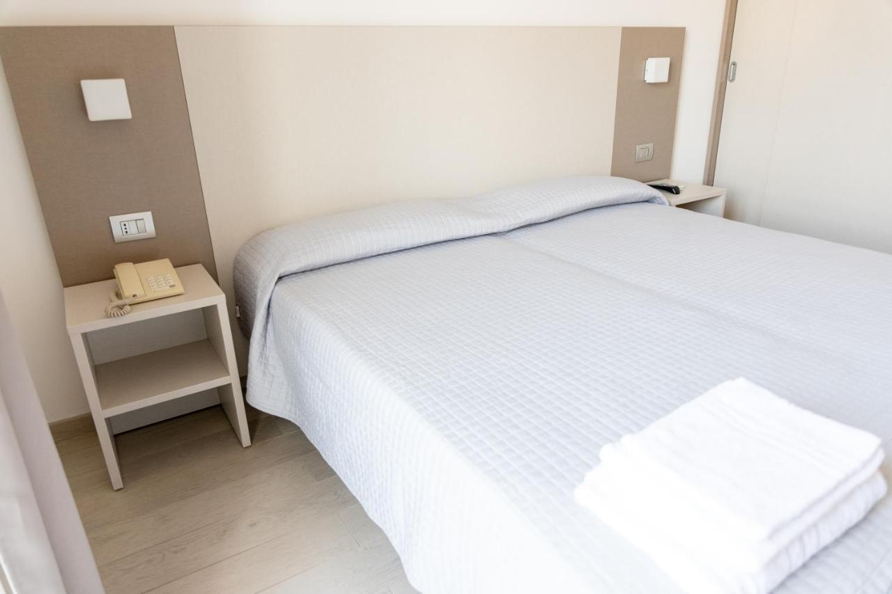 Hotel Capitano トルトレート エクステリア 写真