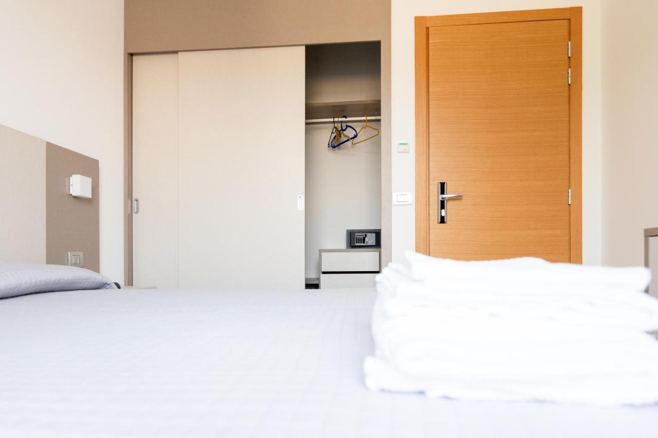 Hotel Capitano トルトレート エクステリア 写真
